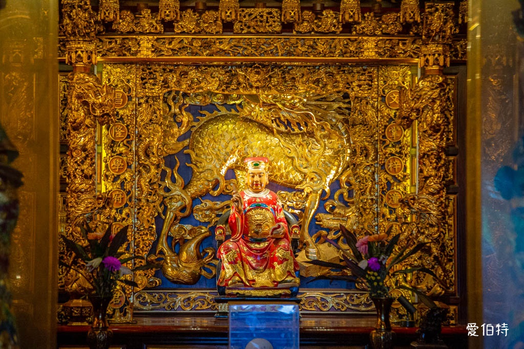 烘爐地南山福德宮求財攻略｜拜拜流程、換錢母、交通停車與夜景 @愛伯特