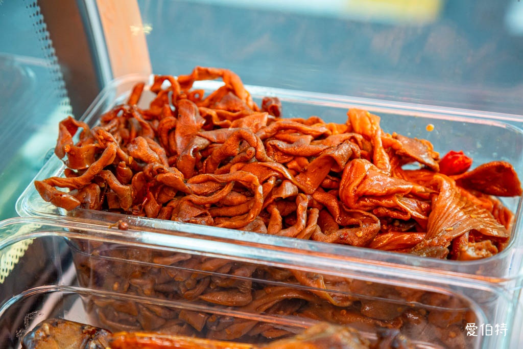 追蕾醬香黑鴨｜桃園藝文特區必吃滷味，中藥滷製，無醬油更清香 @愛伯特