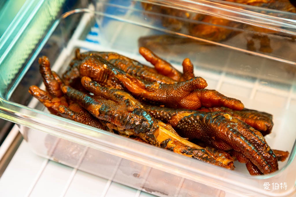 追蕾醬香黑鴨｜桃園藝文特區必吃滷味，中藥滷製，無醬油更清香 @愛伯特