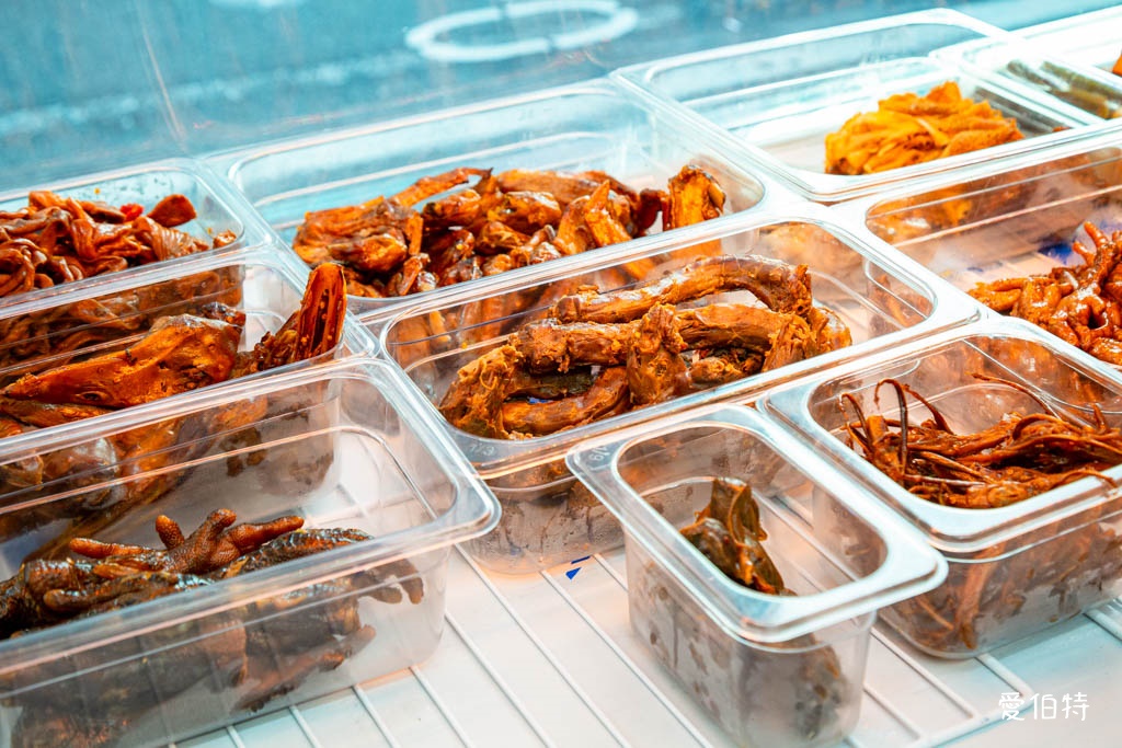 追蕾醬香黑鴨｜桃園藝文特區必吃滷味，中藥滷製，無醬油更清香 @愛伯特