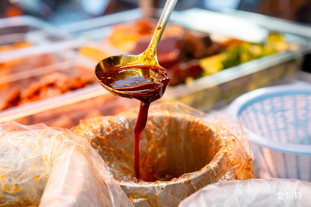 追蕾醬香黑鴨｜桃園藝文特區必吃滷味，中藥滷製，無醬油更清香 @愛伯特