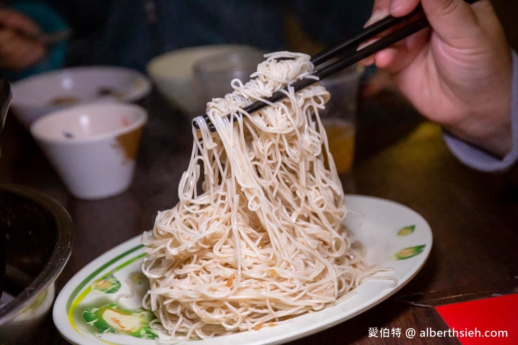 阿芳羊肉爐｜桃園平鎮龍岡推薦，炭火煮湯頭溫潤免費飲品冰品