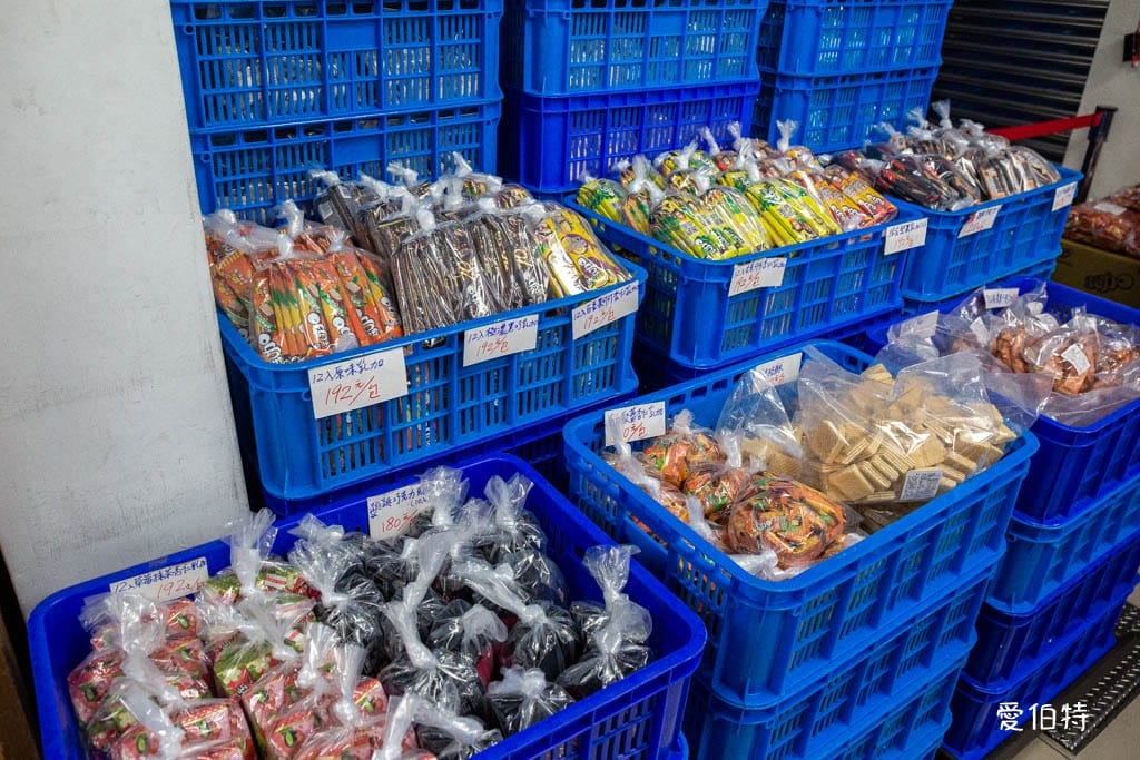 宏亞食品工廠｜NG品職工福利社，77乳加巧克力新貴派大格酥