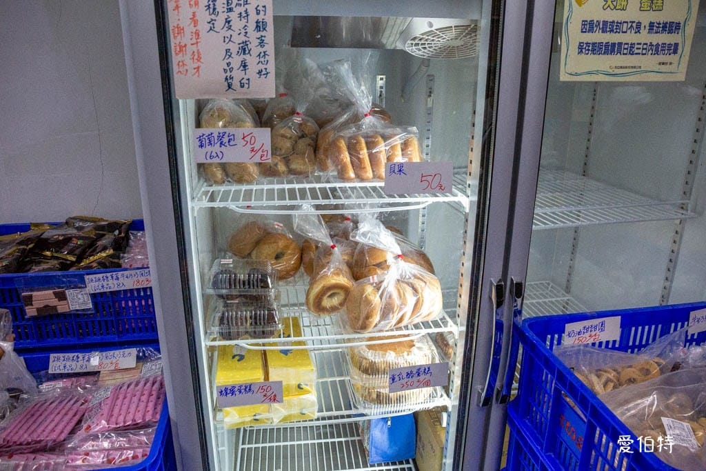 宏亞食品工廠｜NG品職工福利社，77乳加巧克力新貴派大格酥