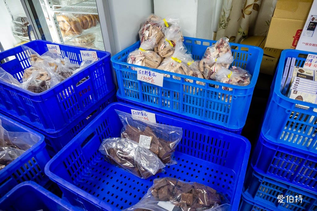 宏亞食品工廠｜NG品職工福利社，77乳加巧克力新貴派大格酥