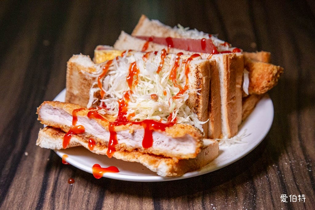 中壢早午餐推薦｜初樂板烤吐司，中原大學旁，餡料澎湃超滿足