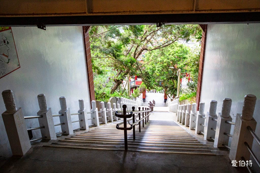 烘爐地南山福德宮求財攻略|拜拜流程、換錢母、交通停車與夜景 - 第9張圖 烘爐地南山福德宮求財攻略|拜拜流程、換錢母、交通停車與夜景
