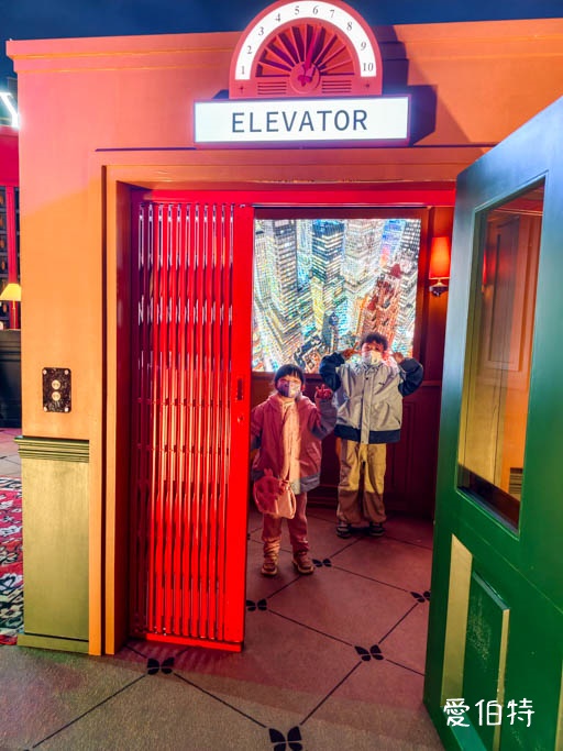 2025桃園華泰名品城聖誕節|20公尺聖誕樹,38攤飄雪市集美食,10週年煙火秀 @愛伯特