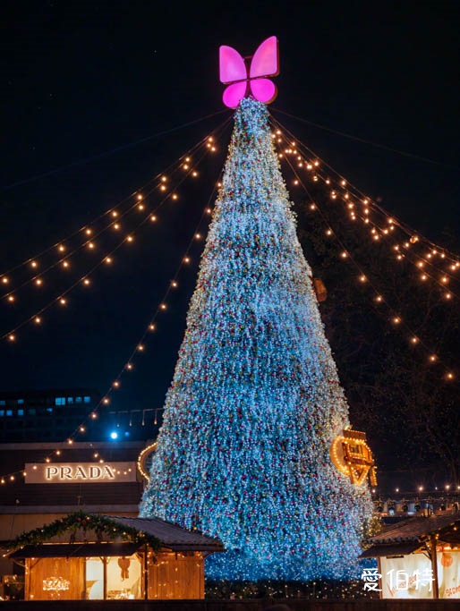 2025桃園華泰名品城聖誕節|20公尺聖誕樹,38攤飄雪市集美食,10週年煙火秀 @愛伯特