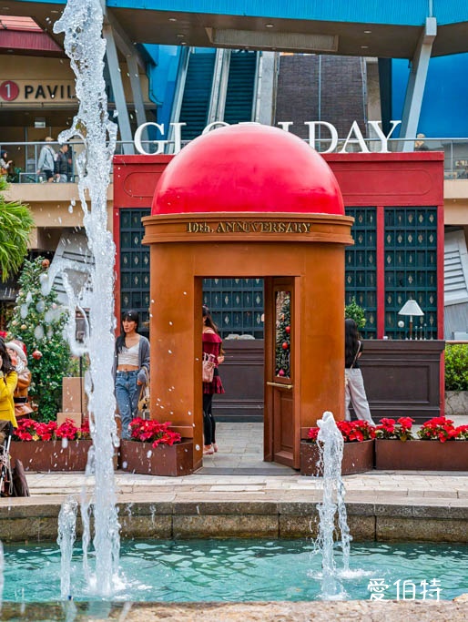 2025桃園華泰名品城聖誕節|20公尺聖誕樹,38攤飄雪市集美食,10週年煙火秀 @愛伯特