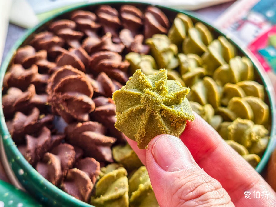 愛威鐵盒餅乾來了!華泰名品城聖誕市集必吃,曲奇、丹麥棒超好吃 @愛伯特