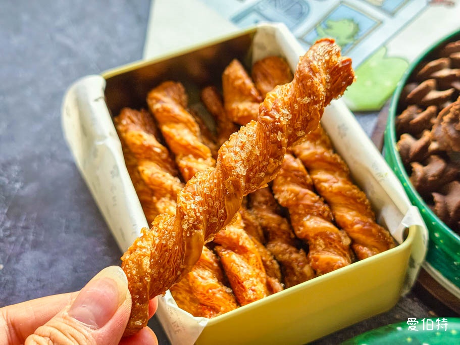 愛威鐵盒餅乾來了!華泰名品城聖誕市集必吃,曲奇、丹麥棒超好吃 @愛伯特