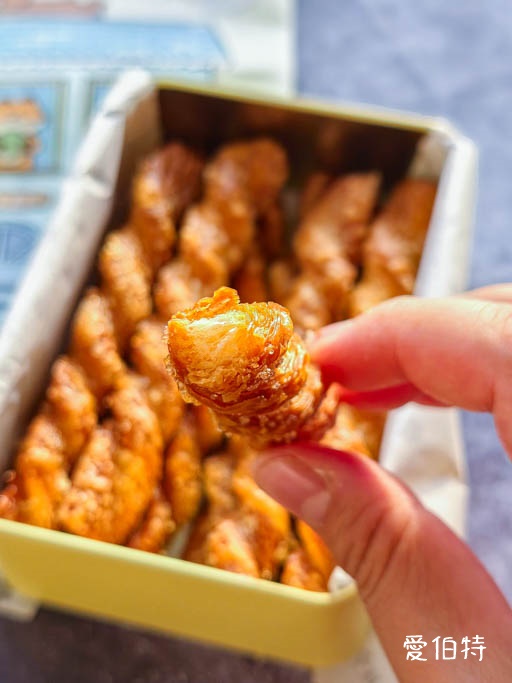 愛威鐵盒餅乾來了!華泰名品城聖誕市集必吃,曲奇、丹麥棒超好吃 @愛伯特