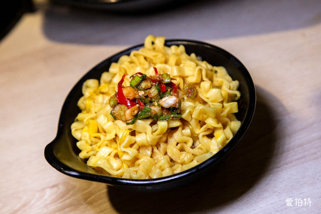 饗樂樂獨享鍋中原店|中壢火鍋推薦,198起蔬食自助吧泡麵超豐富 @愛伯特