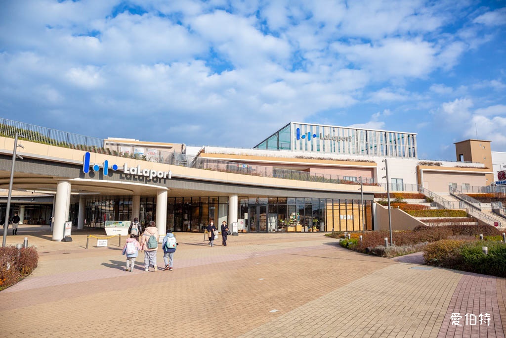 LaLaport福岡購物攻略｜日本最大鋼彈，220間藥妝美食 @愛伯特