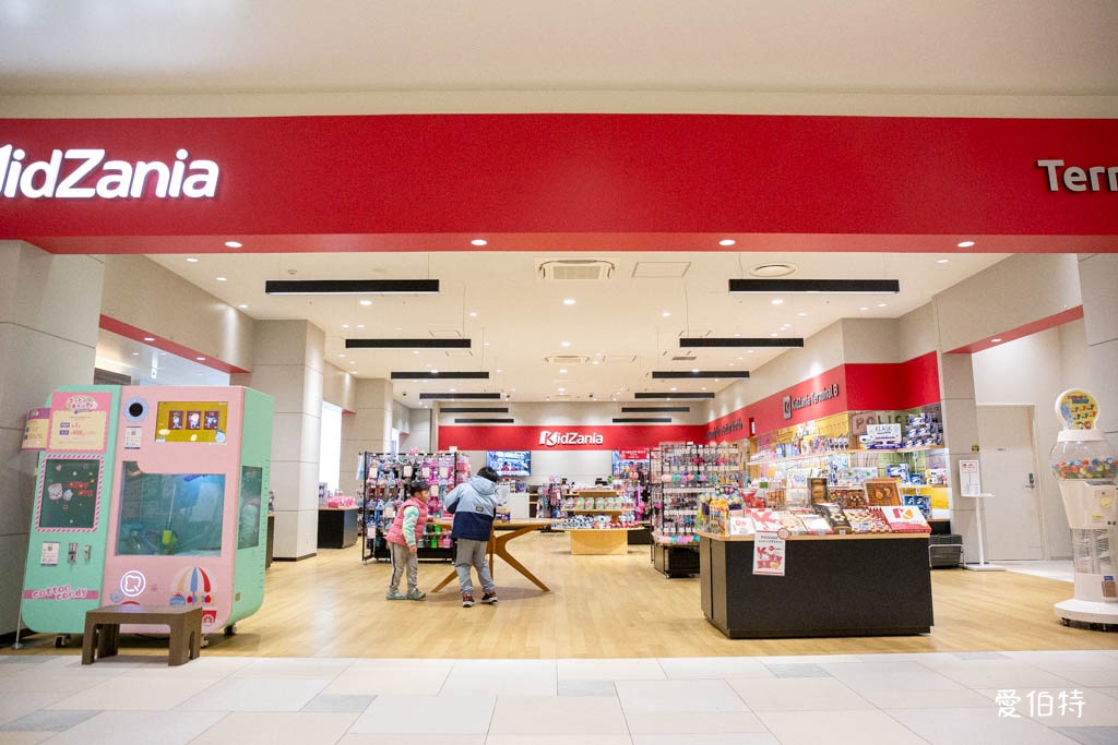 LaLaport福岡購物攻略｜日本最大鋼彈，220間藥妝美食 @愛伯特