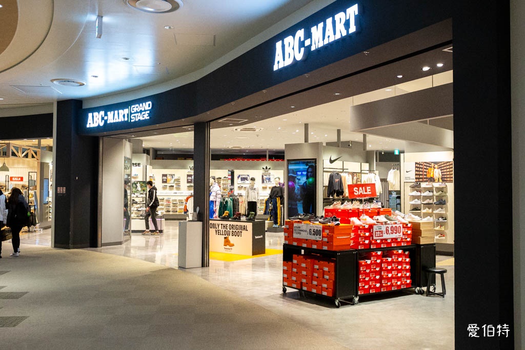 LaLaport福岡購物攻略｜日本最大鋼彈，220間藥妝美食 @愛伯特