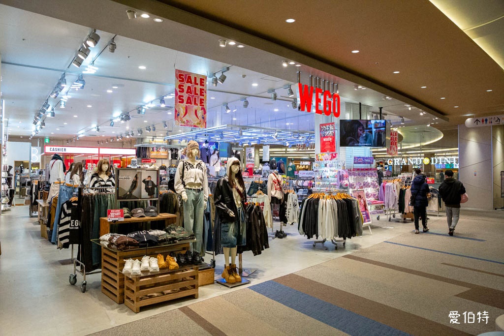 LaLaport福岡購物攻略｜日本最大鋼彈，220間藥妝美食 @愛伯特