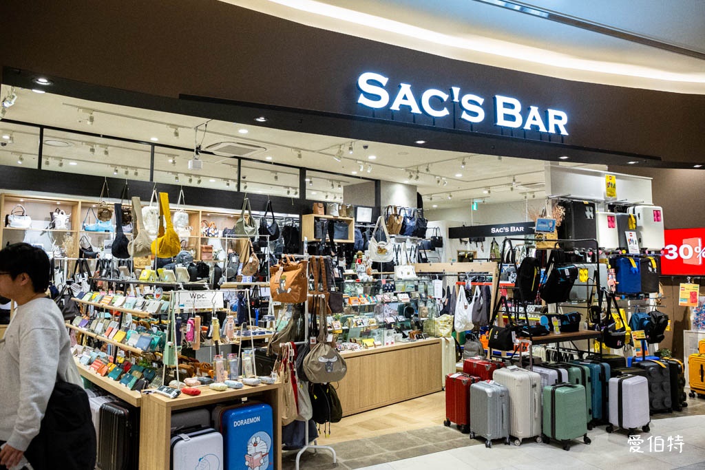 LaLaport福岡購物攻略｜日本最大鋼彈，220間藥妝美食 @愛伯特