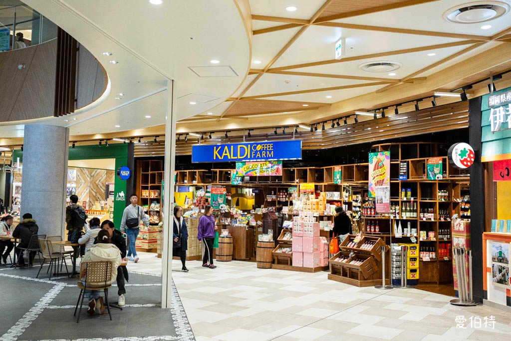 LaLaport福岡購物攻略｜日本最大鋼彈，220間藥妝美食 @愛伯特