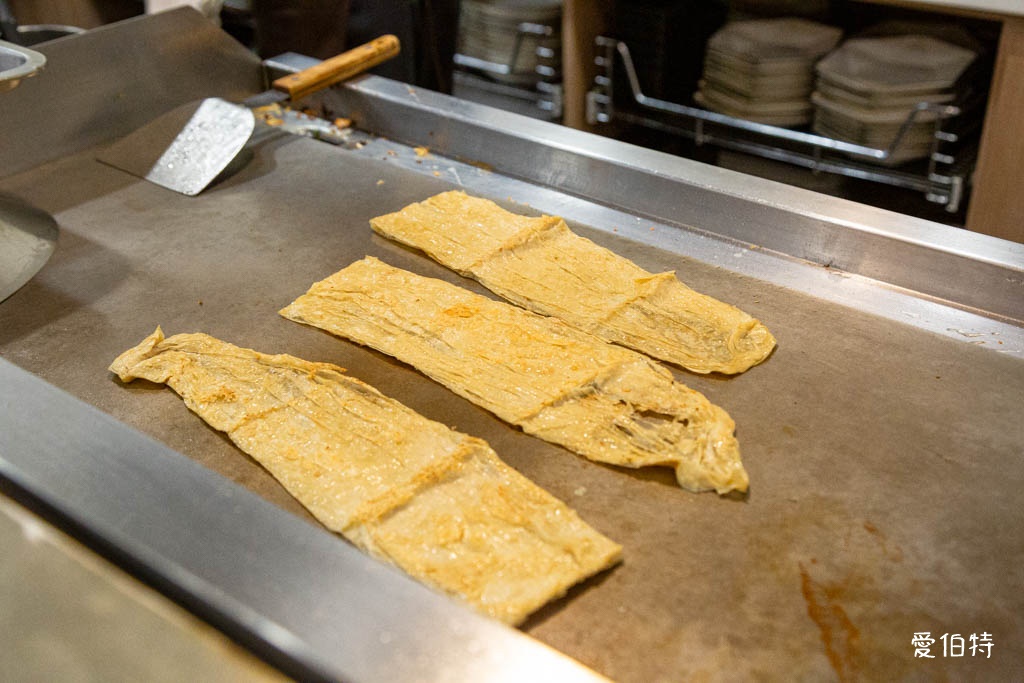 落兒逅叻谷｜中壢SOGO早午餐推薦，豆皮蛋餅必吃，飲控者 @愛伯特