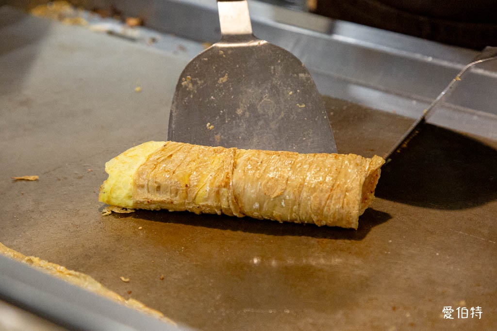 落兒逅叻谷｜中壢SOGO早午餐推薦，豆皮蛋餅必吃，飲控者 @愛伯特