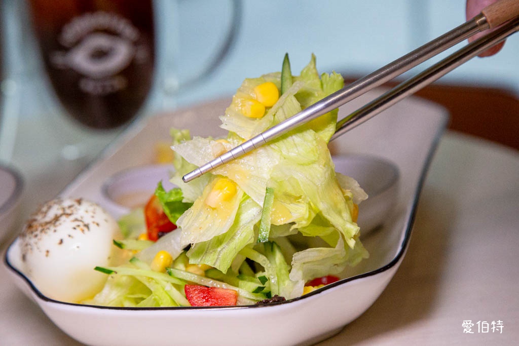 落兒逅叻谷｜中壢SOGO早午餐推薦，豆皮蛋餅必吃，飲控者 @愛伯特