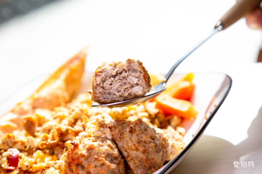 落兒逅叻谷｜中壢SOGO早午餐推薦，豆皮蛋餅必吃，飲控者 @愛伯特