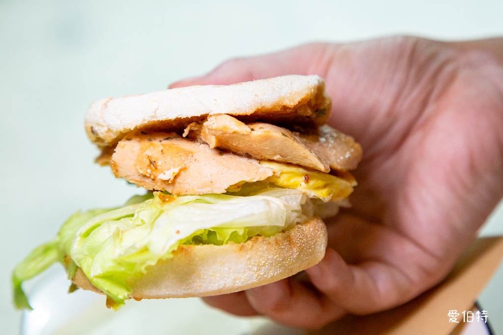 落兒逅叻谷｜中壢SOGO早午餐推薦，豆皮蛋餅必吃，飲控者 @愛伯特