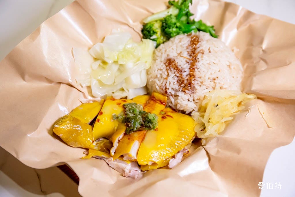 馮羽樓雞肉飯賣所x烏雞飯｜桃園藝文特區美食推薦，豉油雞腿飯必吃