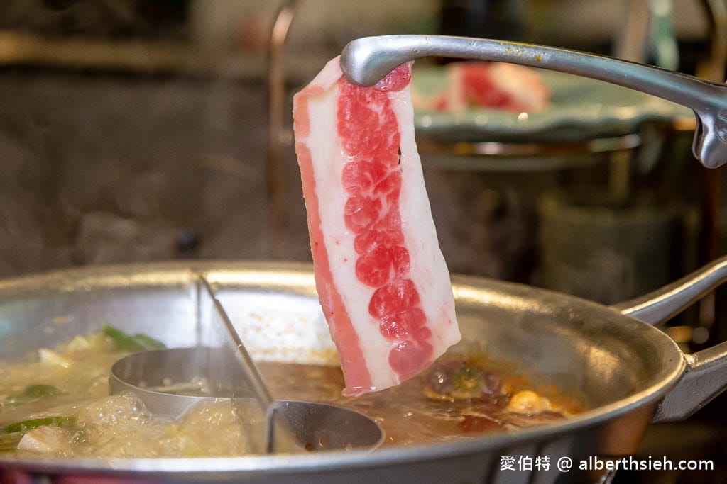 青花驕麻辣鍋桃園同德店|藝文特區菜單,牛三拼以及鮮蝦滑必點 - 第29張圖 青花驕麻辣鍋桃園同德店|藝文特區菜單,牛三拼以及鮮蝦滑必點