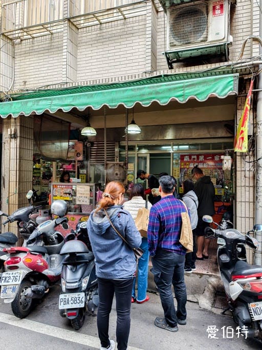 桃園南門市場美食｜南門第一家廣東腸粉，銅板價現蒸腸粉，一份就很飽
