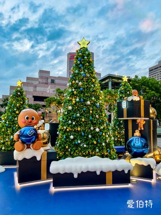 2025台北信義區聖誕節｜新光三越A11飄雪聖誕樹 & 玩具總動員燈飾