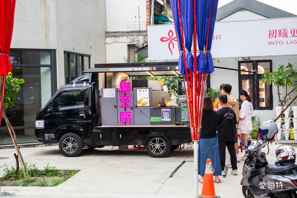 中壢龍岡龍來餐車市集，天天不同鹹甜餐車任你挑，不用再煩惱吃什麼