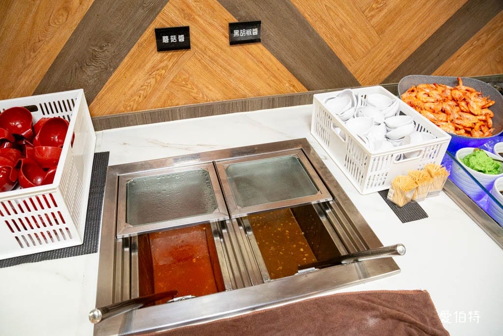 饗厚牛排桃園店｜百道自助吧吃到飽399不收服務費