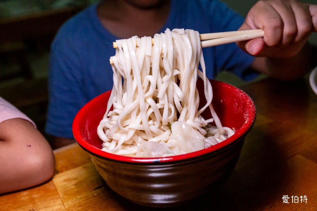 中央大學美食推薦｜家香美食店，超佛心60元牛肉麵，學生族必吃