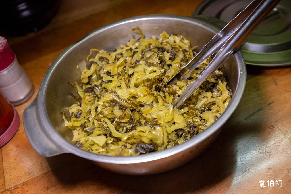 中央大學美食推薦｜家香美食店，超佛心60元牛肉麵，學生族必吃
