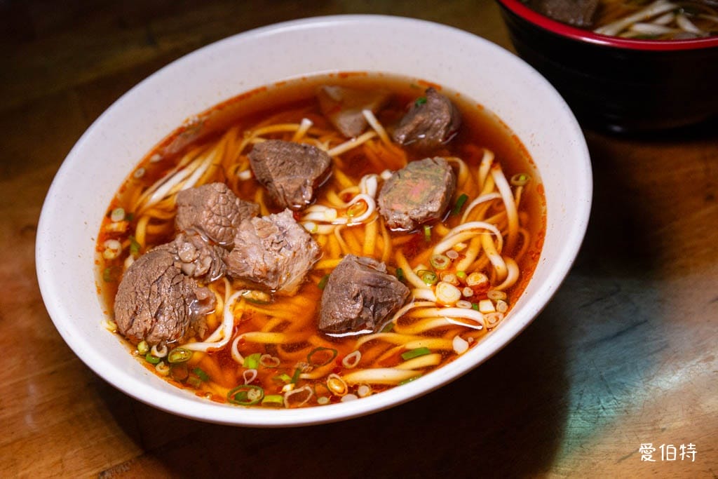 中央大學美食推薦｜家香美食店，超佛心60元牛肉麵，學生族必吃