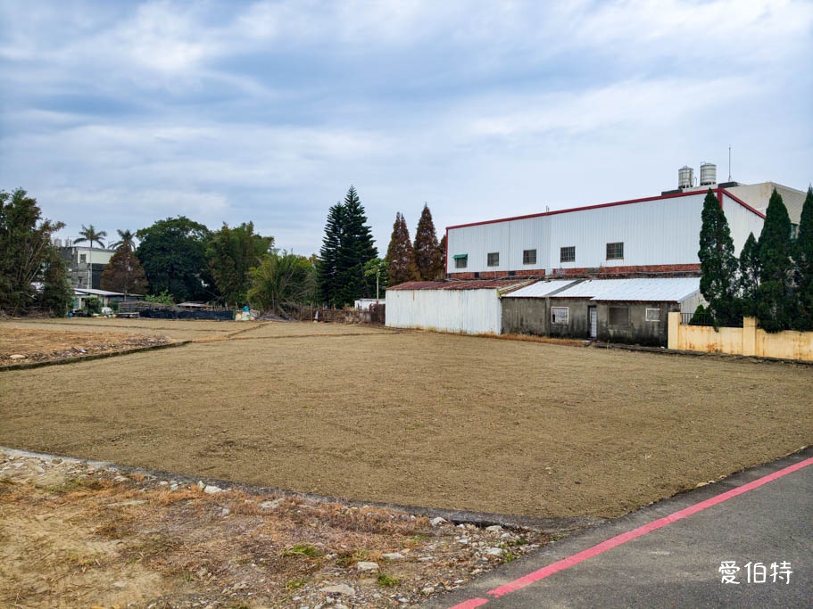 桃園蘆竹採草莓推薦｜八角店高架草莓，溫室無毒紅顏草莓超甜 @愛伯特