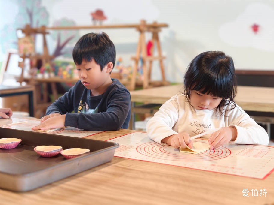 中壢青埔採草莓首選|草莓學校溫室無毒栽植,親子DIY半日遊 @愛伯特