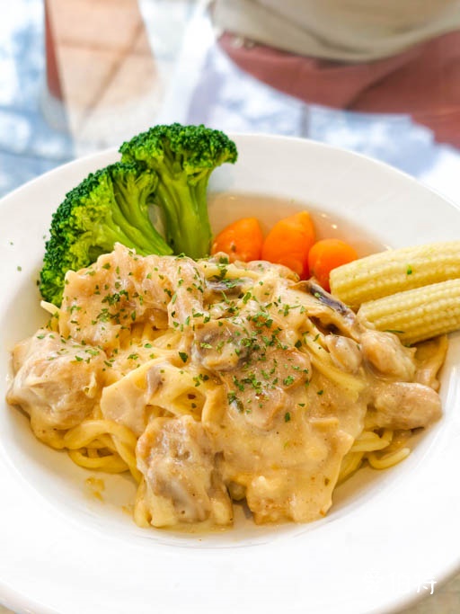 中壢青埔採草莓首選|草莓學校溫室無毒栽植,親子DIY半日遊 @愛伯特