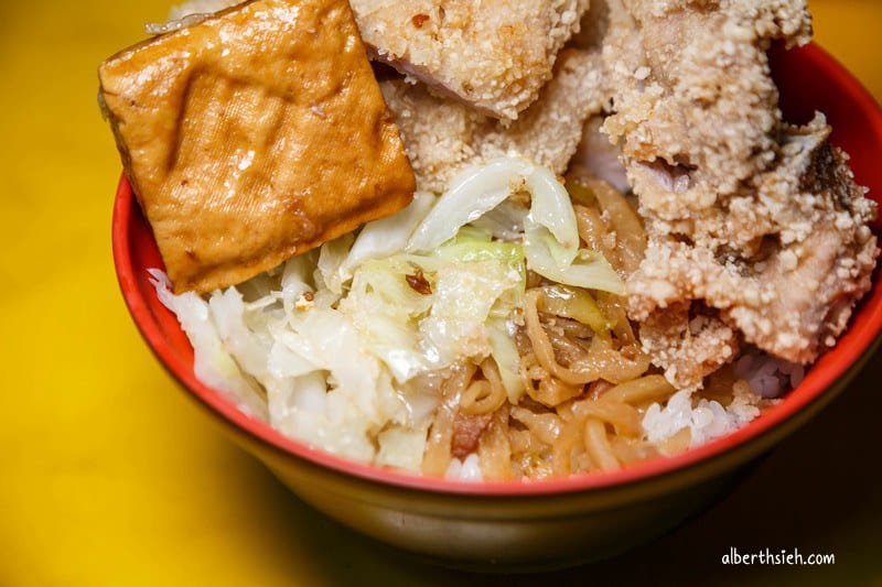 桃園八德必吃｜焢肉大王80元排隊便當，四大主菜高CP值