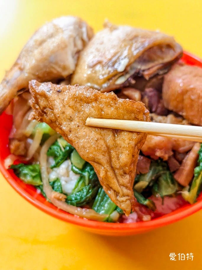 桃園八德必吃｜焢肉大王80元排隊便當，四大主菜高CP值