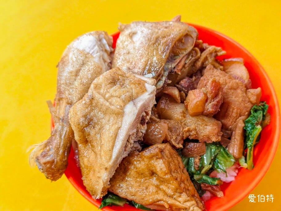 桃園八德必吃｜焢肉大王80元排隊便當，四大主菜高CP值
