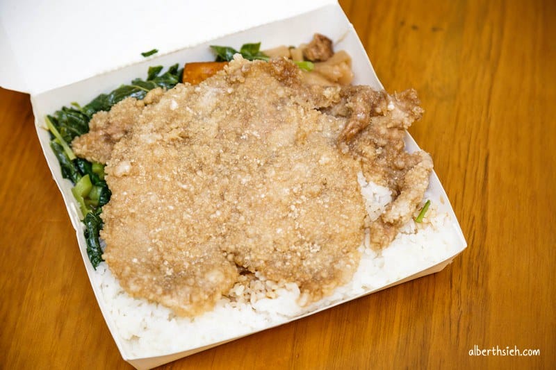 桃園八德必吃｜焢肉大王80元排隊便當，四大主菜高CP值