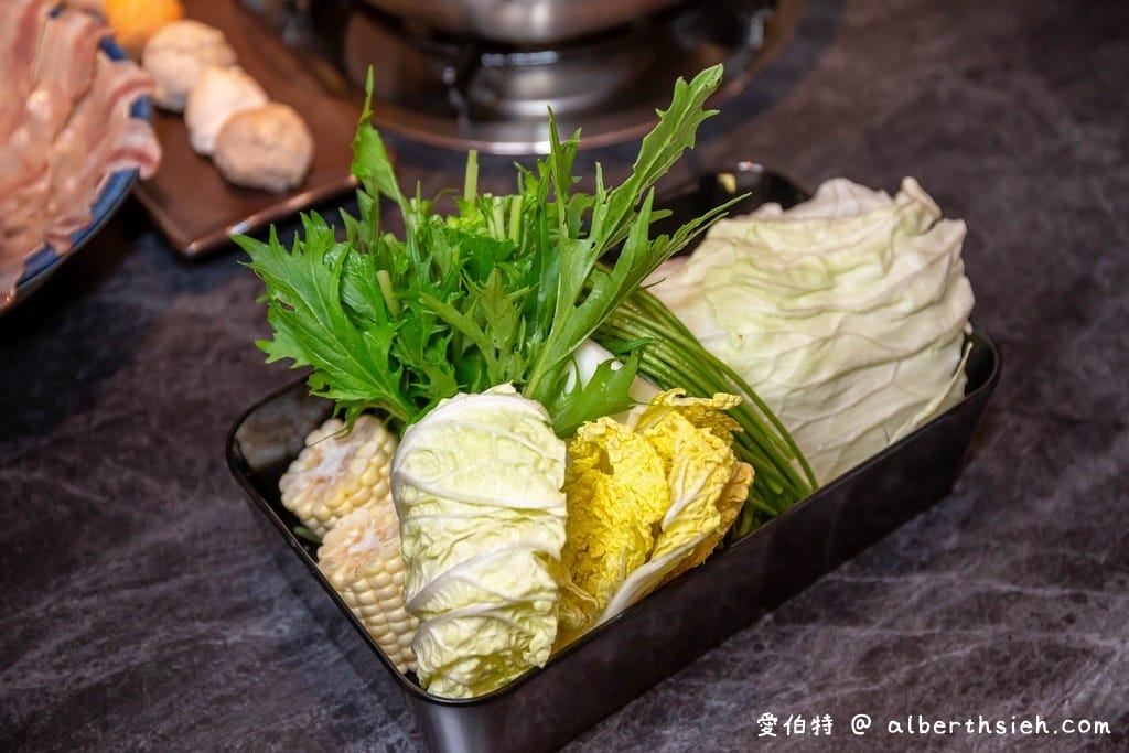 中壢青埔火鍋推薦｜怎麻辣頂級鴛鴦鍋，川味湯頭，酒燒黑豚超推