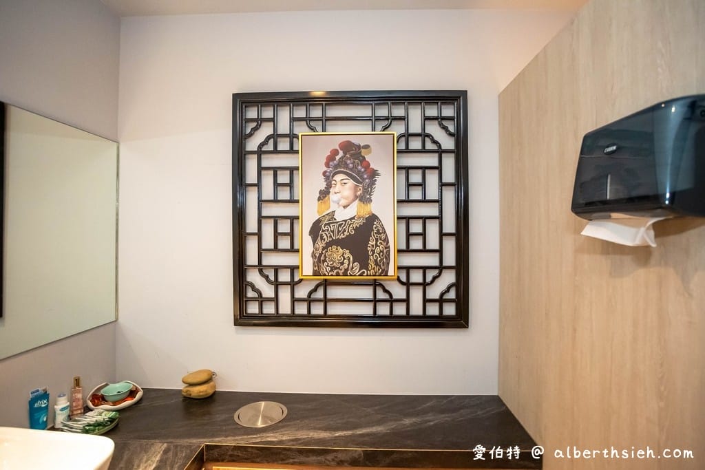 中壢青埔火鍋推薦｜怎麻辣頂級鴛鴦鍋，川味湯頭，酒燒黑豚超推