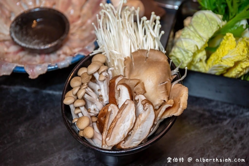 中壢青埔火鍋推薦｜怎麻辣頂級鴛鴦鍋，川味湯頭，酒燒黑豚超推