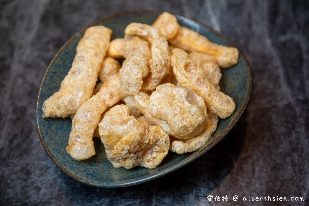中壢青埔火鍋推薦｜怎麻辣頂級鴛鴦鍋，川味湯頭，酒燒黑豚超推
