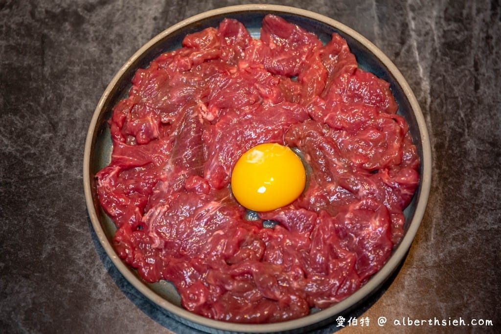中壢青埔火鍋推薦｜怎麻辣頂級鴛鴦鍋，川味湯頭，酒燒黑豚超推